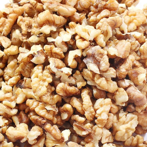 Walnut kernels In Quarters Light Pieces(LP)1/4